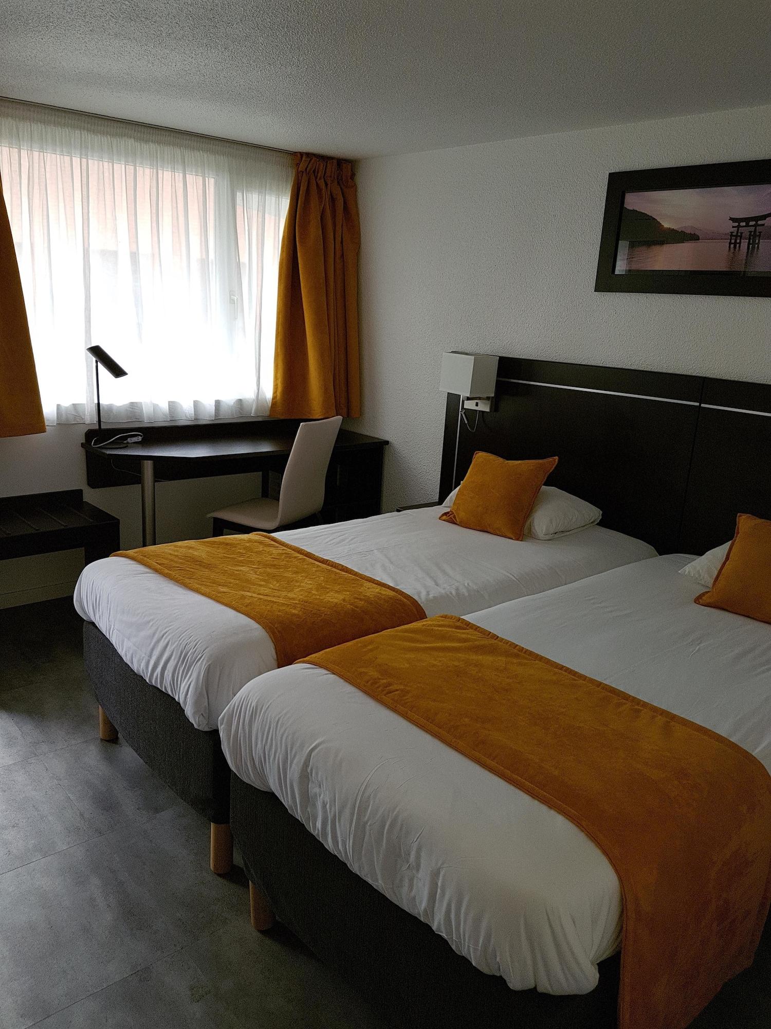 Kyriad Lille Est - Hem Екстериор снимка