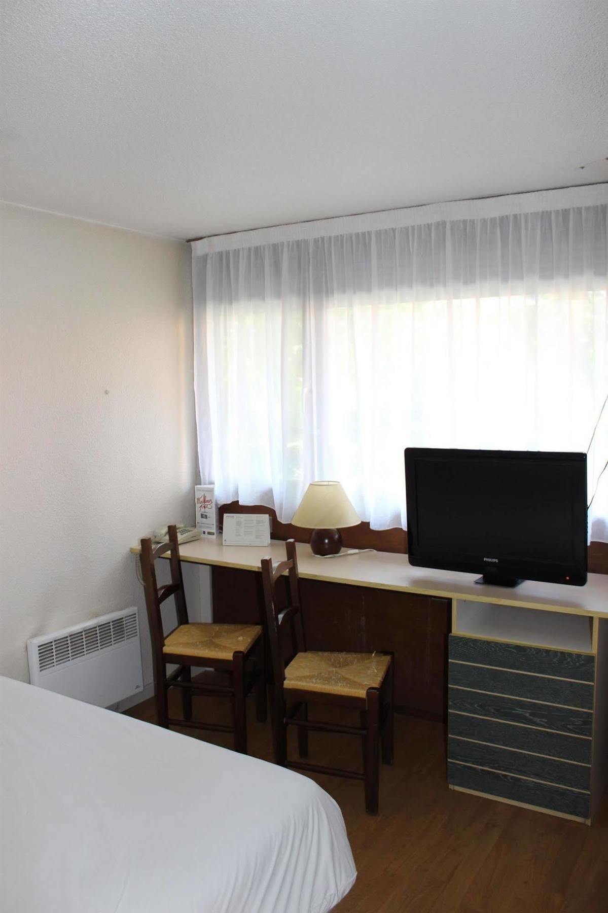 Kyriad Lille Est - Hem Екстериор снимка